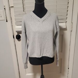 SWTR Elegant Light Gray V-Neck Sweater